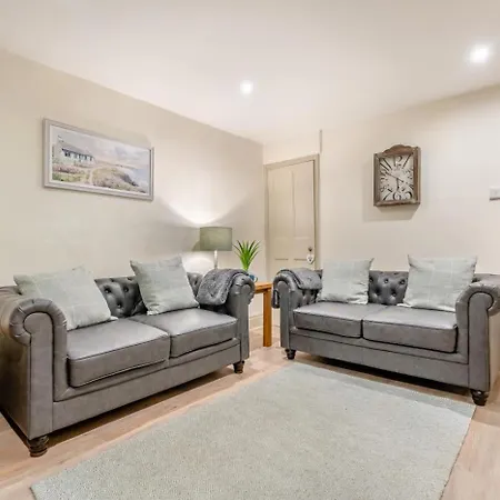 3 Bed In Whitby Oc-P30284 *