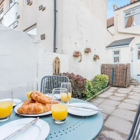 3 Bed In Whitby Oc-P30284 *